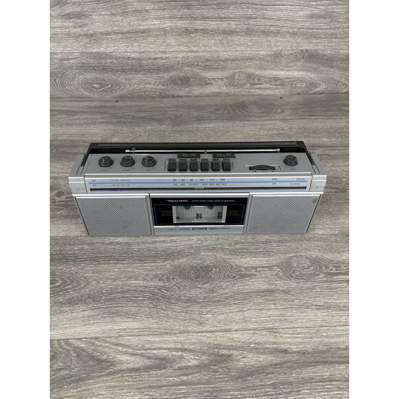 Vintage Radio Shack/Realistic SCR-28 Cassette/AM/FM Boom Box - Picture 3 of 9
